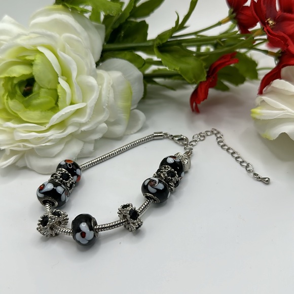 Ceramic Bead Floral Charm Bracelet On Silver Chain NEW! - Picture 2 of 4